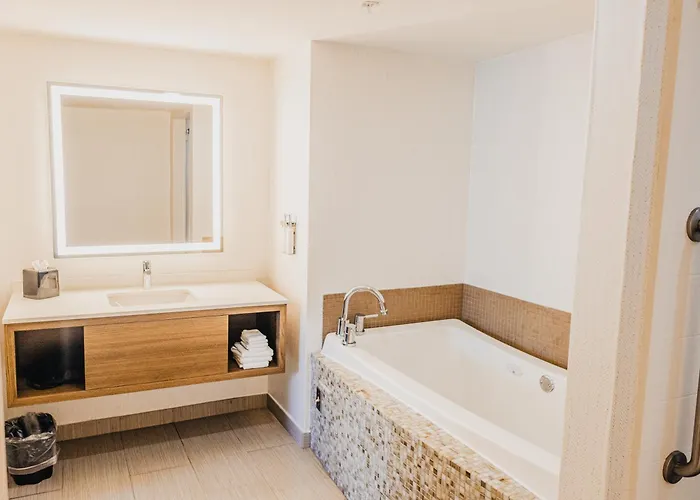 Holiday Inn Macon North By Ihg